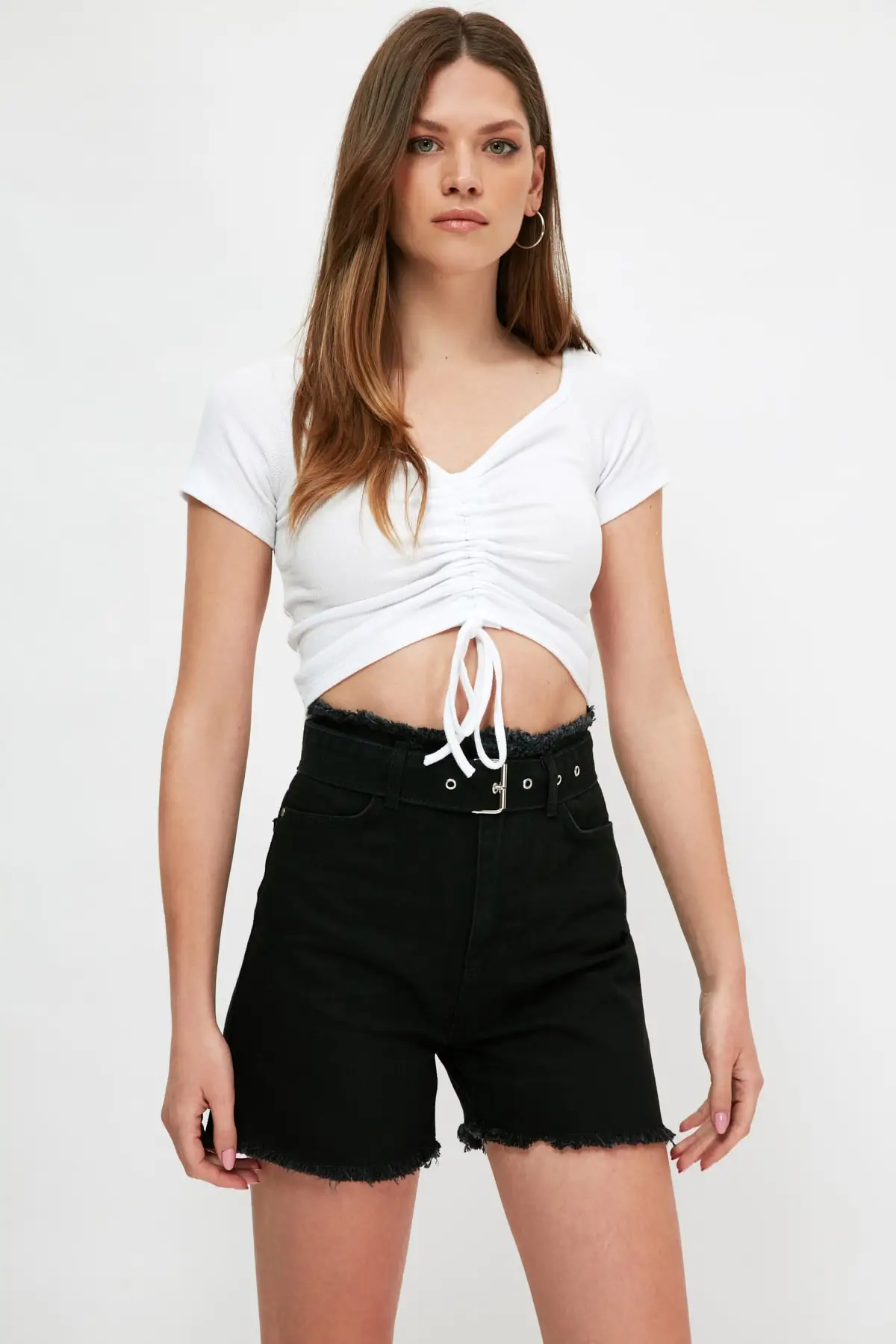 

Trendyol Arched Denim Shorts TWOSS21SR0665