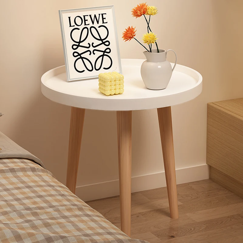 Маленький круглый прикроватный столик