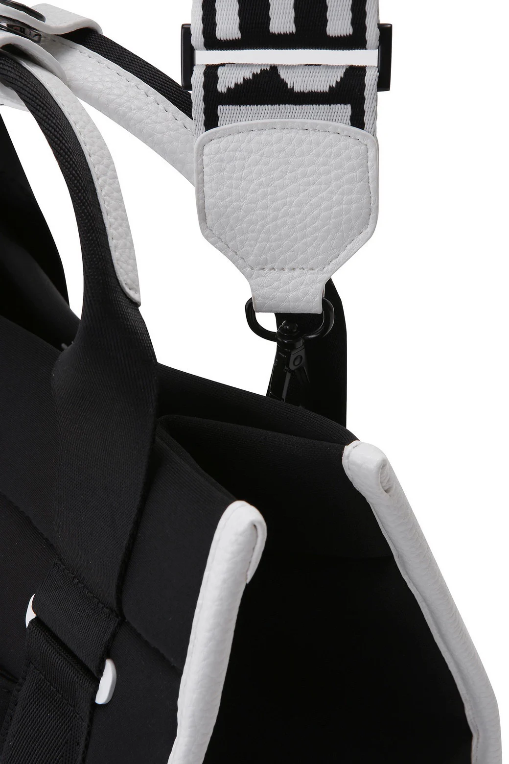 New Golf bag Men's and women's stylish Versatile Sports Store Golf crossbody bag Black and white outdoor sports and leisure bag