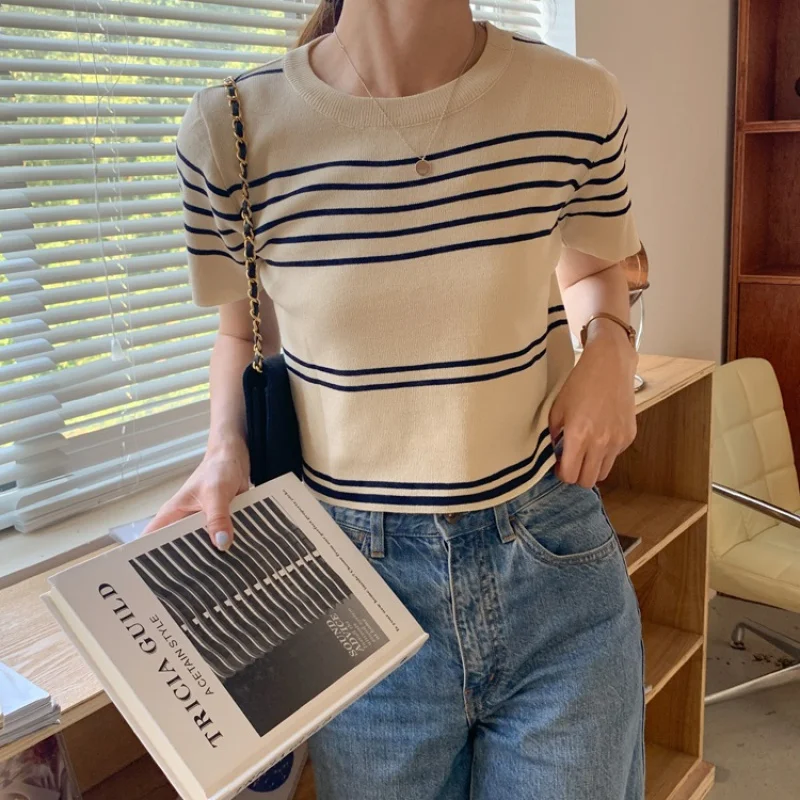 

women's korean style knitted t-shirt