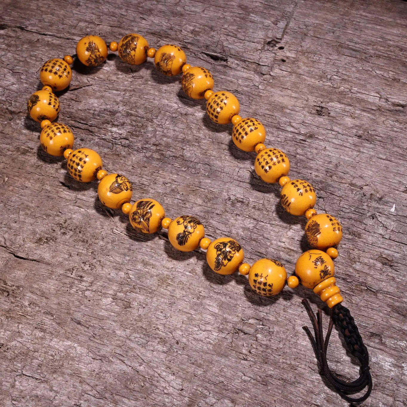 

9"Tibetan Temple Collection Old Natural ivory Carving Eighteen Arhat Holds Buddha Beads Necklace Pendant Amulet Town house