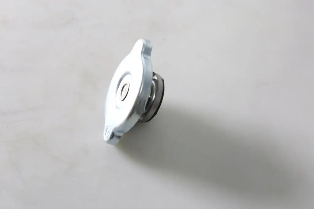 Крышка радиатора для экскаватора 20Y-03-22110 запасные части