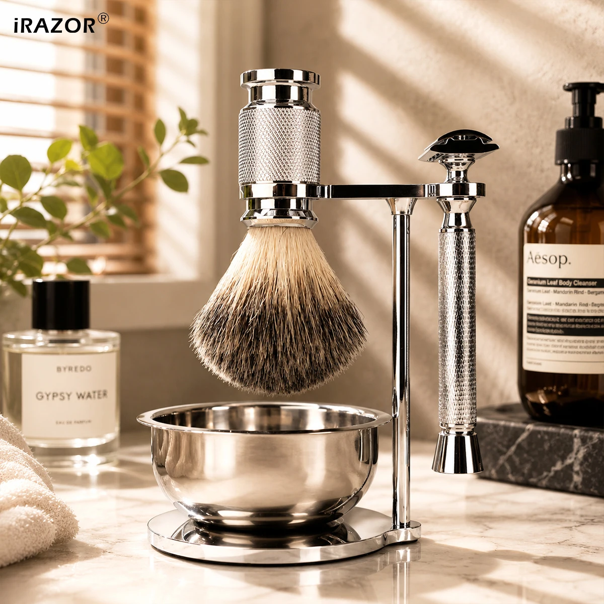 Фото Набор для влажного бритья iRAZOR Double Edge Safety Razor Set для мужчин 4 в 1 с металлической DE-бритвой, кистью для бритья, чашей и подставкой. №1