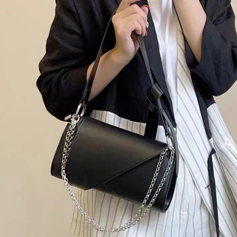 

Простая дизайнерская женская сумка на плечо с цепочкой из искусственной кожи, женские черные сумки-мессенджеры на плечо, модные стильные женские портативные сумки