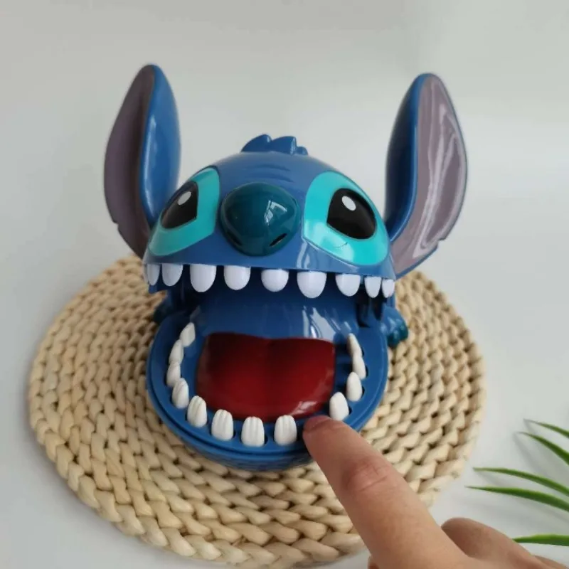 Мультяшные игрушки Stitch Bite Finger Фигурки Аниме Dentist Push Teeth Забавная игровая модель