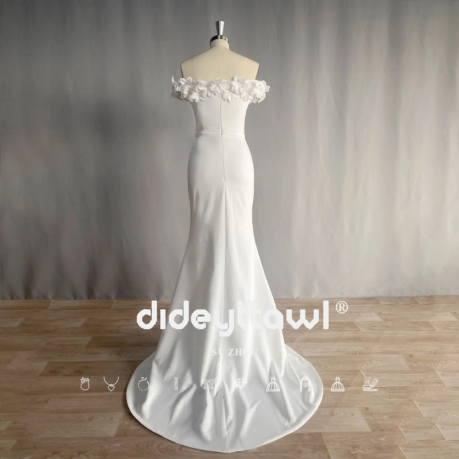 Рисунок 4 - Женское атласное платье с длинным рукавом DIDEYTTAWL