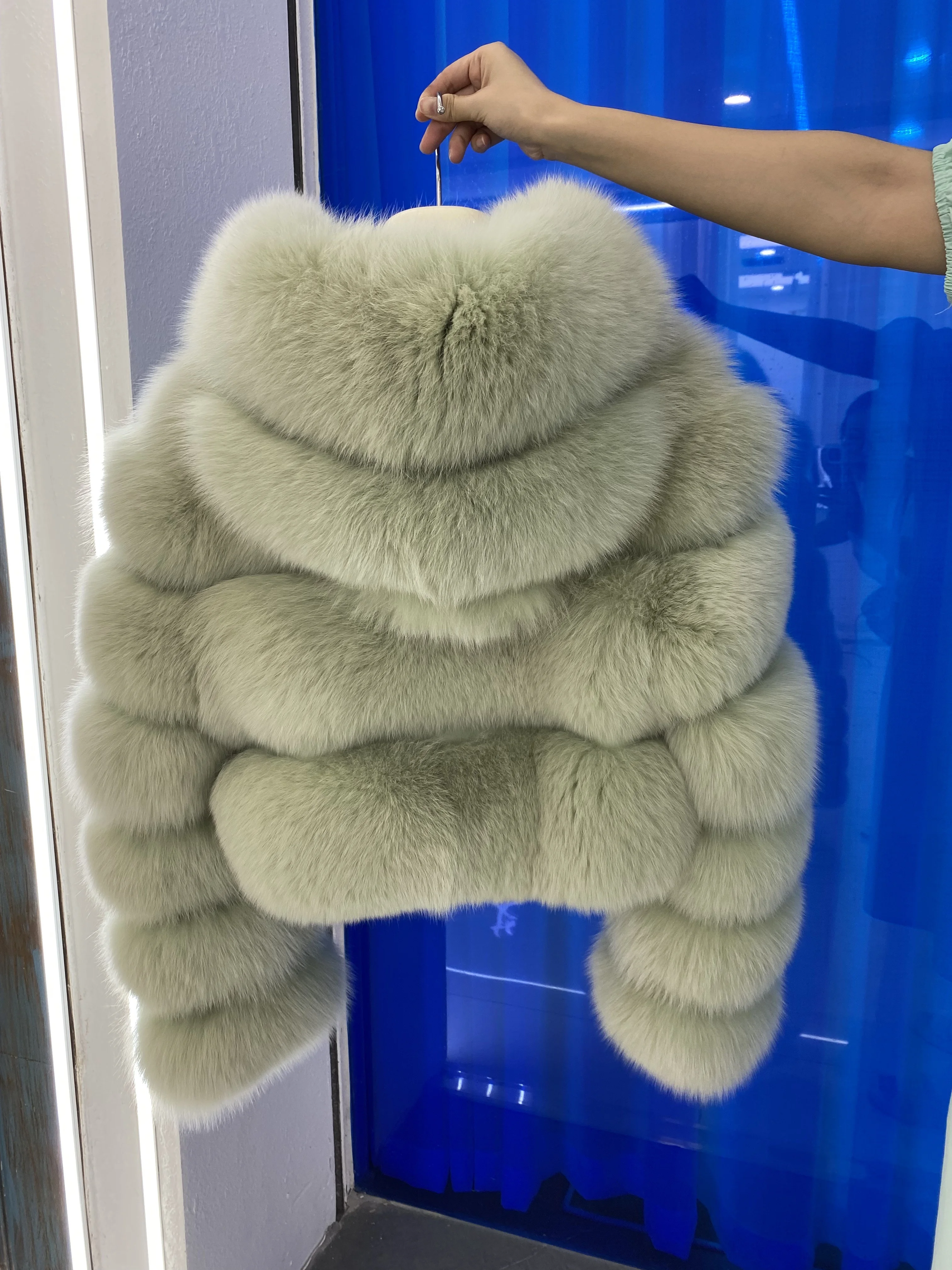 Короткое пальто из натурального