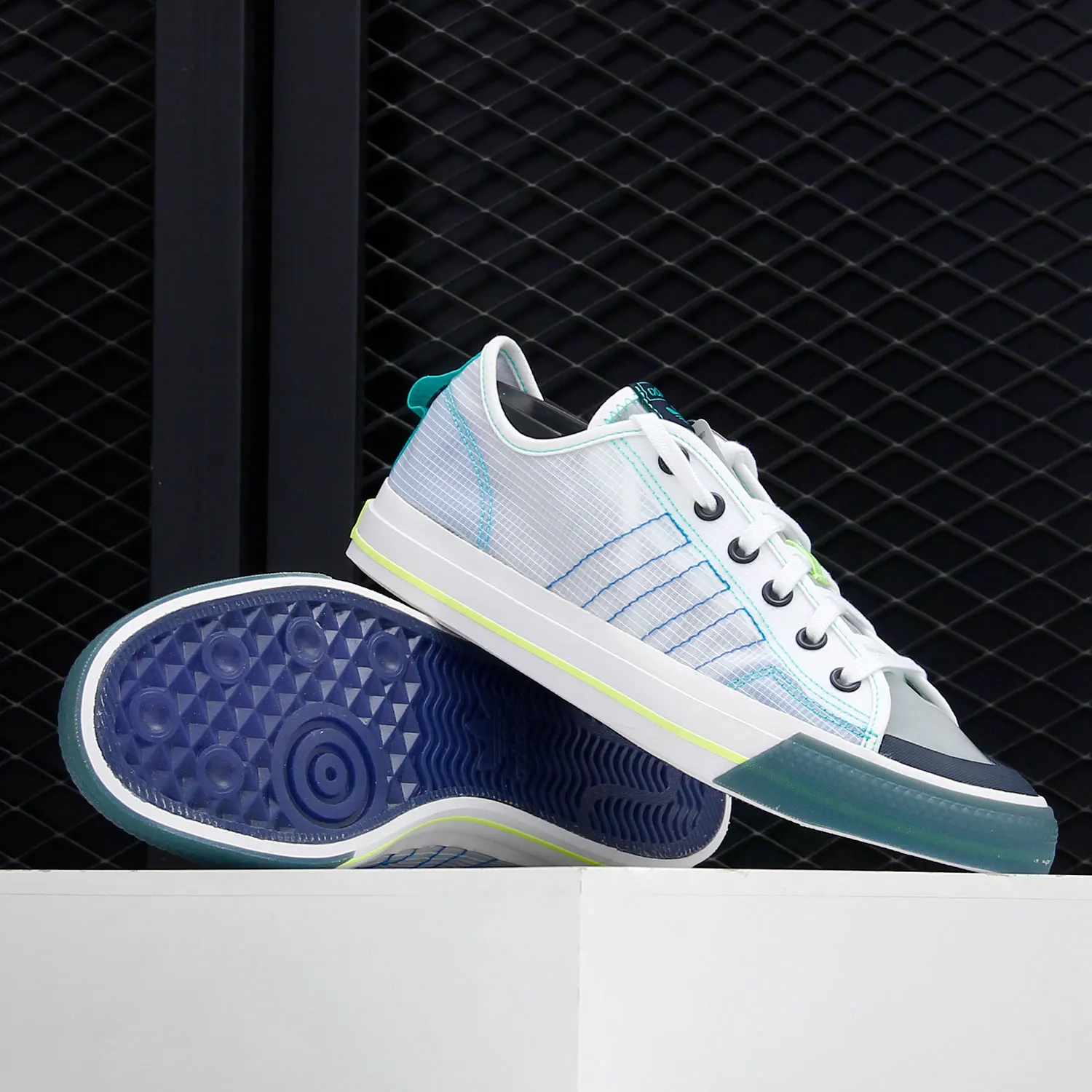 Фото Мужские и женские износостойкие спортивные повседневные кроссовки Adidas Authentic Three Leaves NIZZA RF FY3091 №1