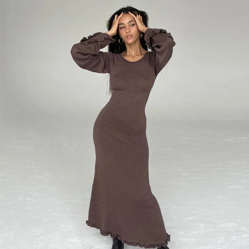 Женское трикотажное платье макси с длинным рукавом и открытой спиной