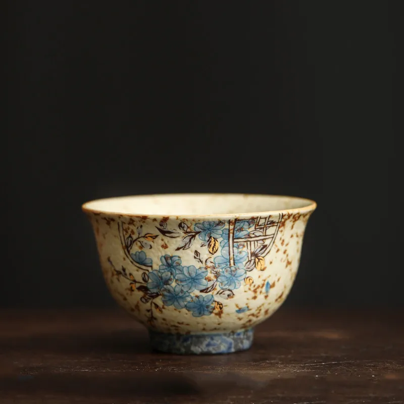 

Керамическая чашка BRTRINBSY TEA с цветами