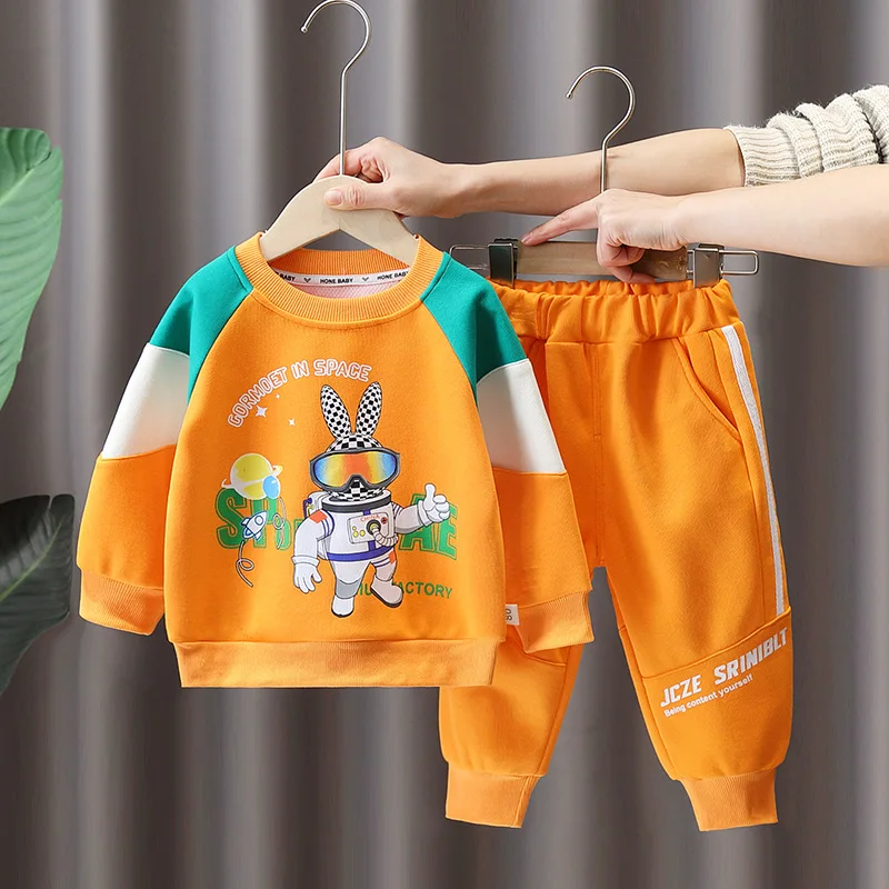 

Larua Kors, новинка 2023 года, корейский комплект одежды, весенний комплект из 2 предметов с длинным рукавом, круглым вырезом, принтом кролика, надписью, оранжевый цвет, одежда для мальчиков 12M-5T