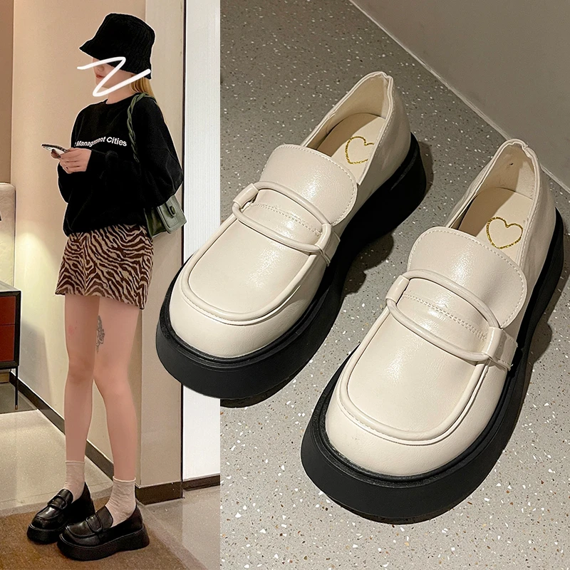 

Белые женские кроссовки на платформе, летняя обувь, женская обувь на толстой подошве, 2022, без шнуровки, повседневная обувь из искусственной ...