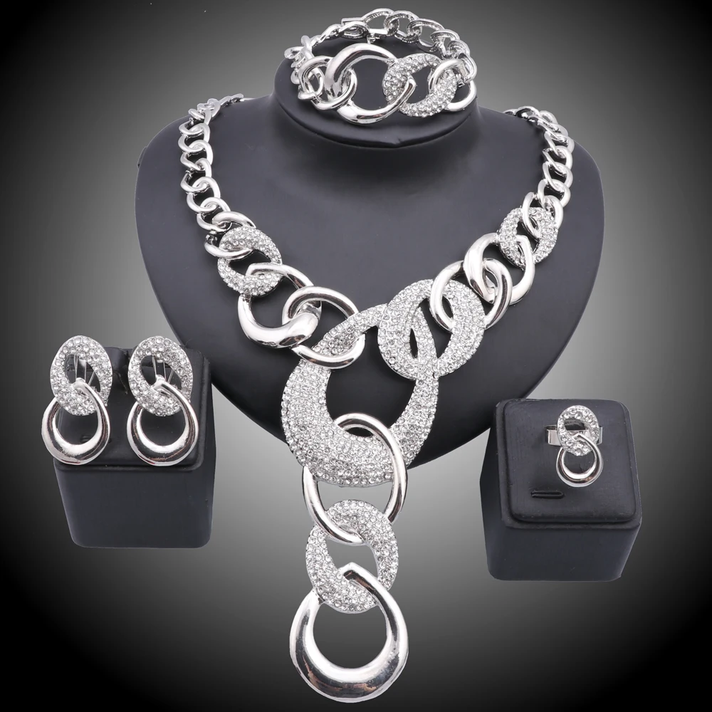 Женский ювелирный комплект из колье, серёг, браслета и кольца