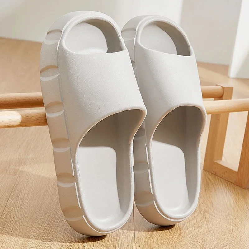 

2023 New Arrival Summer Slippers Man Home Slipper Indoor Outdoor EVA Soft Bottom Sandals Solid Color Slides Light Beach Shoes