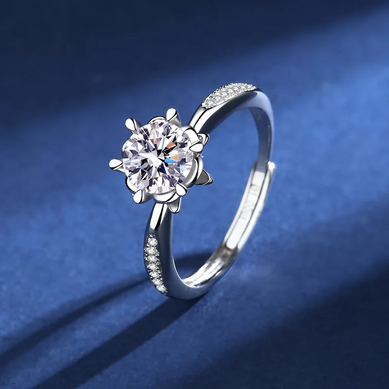 

Женское кольцо из серебра 925 пробы с муассанитом, с бриллиантом