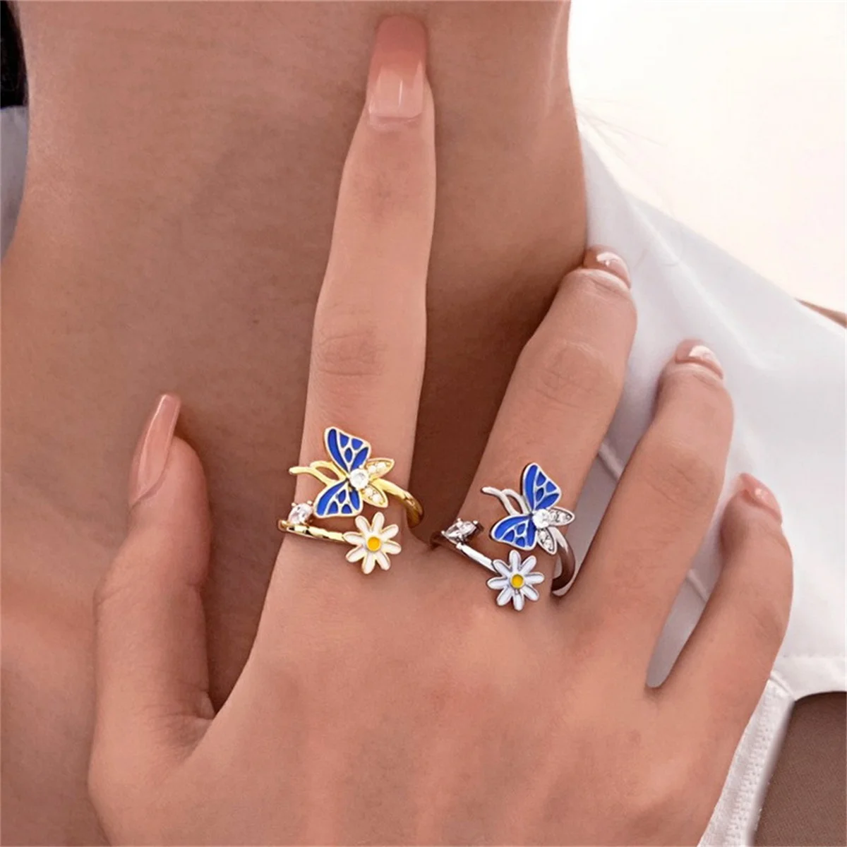 

Vintage Butterfly Sunflower Rings For Women Shiny Cute Crystal Butterfly Daisy Flower Finger Ring Minimalist Dainty Jewlery Gift