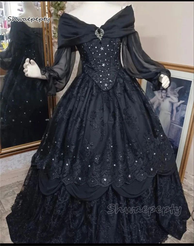 

Black Gothic Wedding Dresses Lace Appliques Tiered Long Sleeves Corset Princess Bridal Gowns Floor Length Vintage Victorian Robe