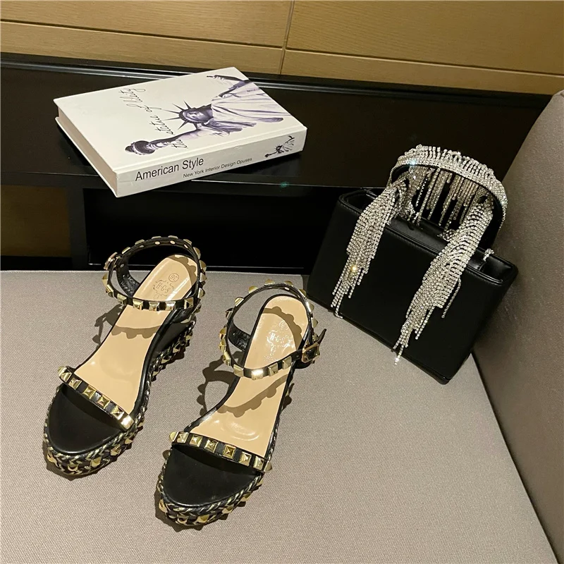 

2022 Summer Female Shoe High Heels Clogs Wedge Muffins Shoe Buckle Strap Gladiator Fashion Girls Comfort High-heel