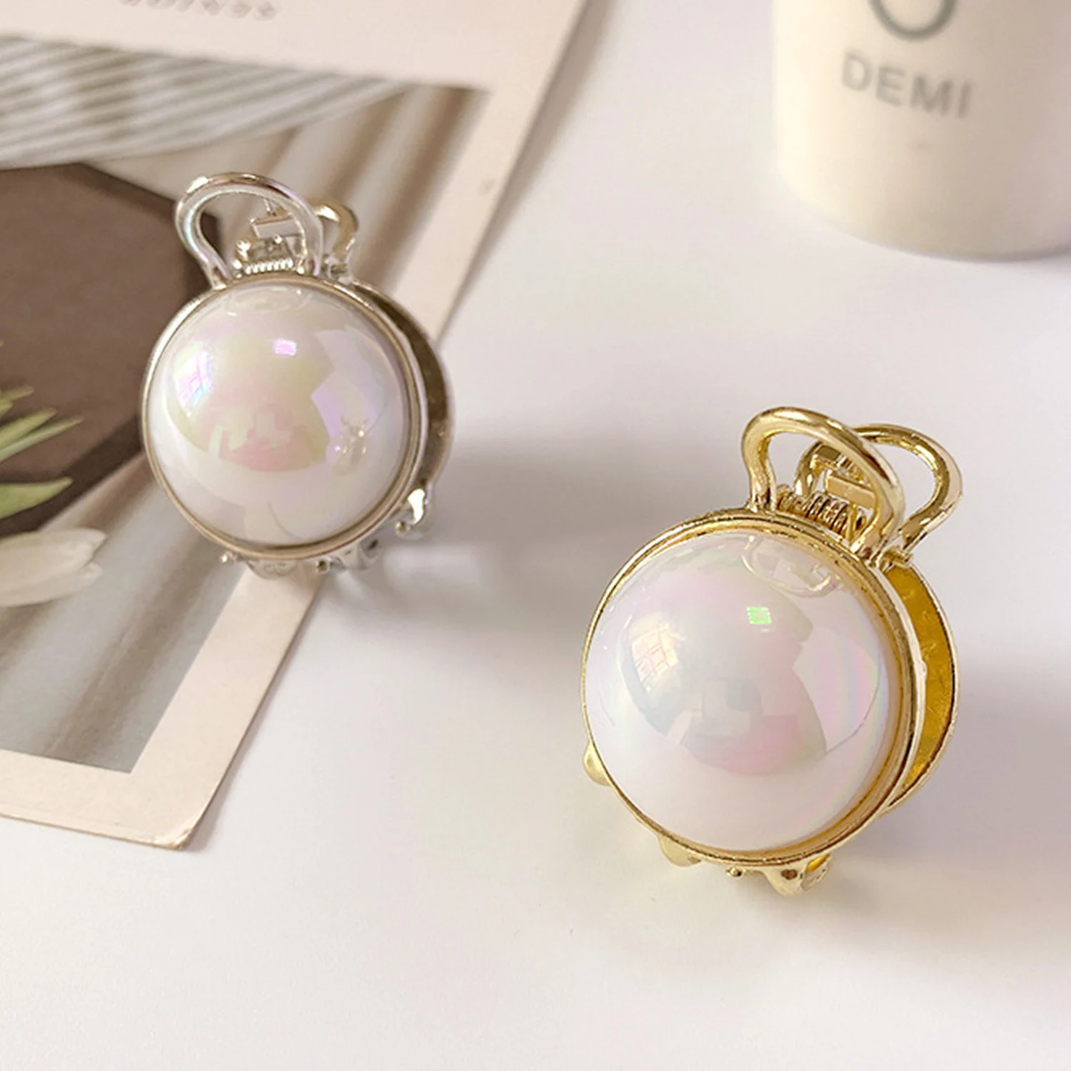 

Korean Sweet Mini Round Pearl Hairpins For Women Girls Hair Claw Barrettes Hair Crab Clips Styling Make UP Tool Hair Accessories