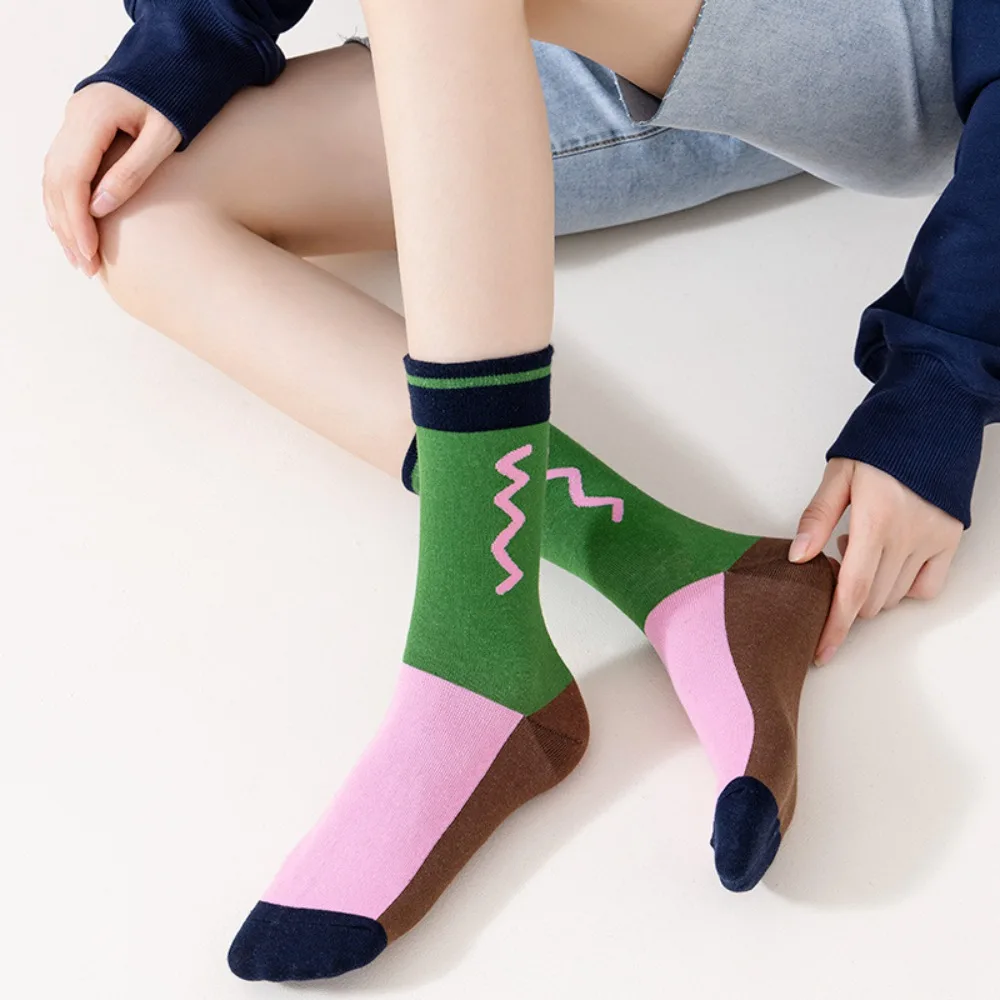 

Little Fresh Candy Colours Cotton Sweat Absorbent Leisure Sports Middle Tube Pile Socks Cartoon Rabbit Sock Abstract Socks