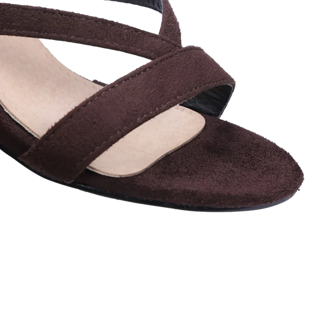 Новинка Летние удобные синие коричневые женские сандалии-гладиаторы популярная