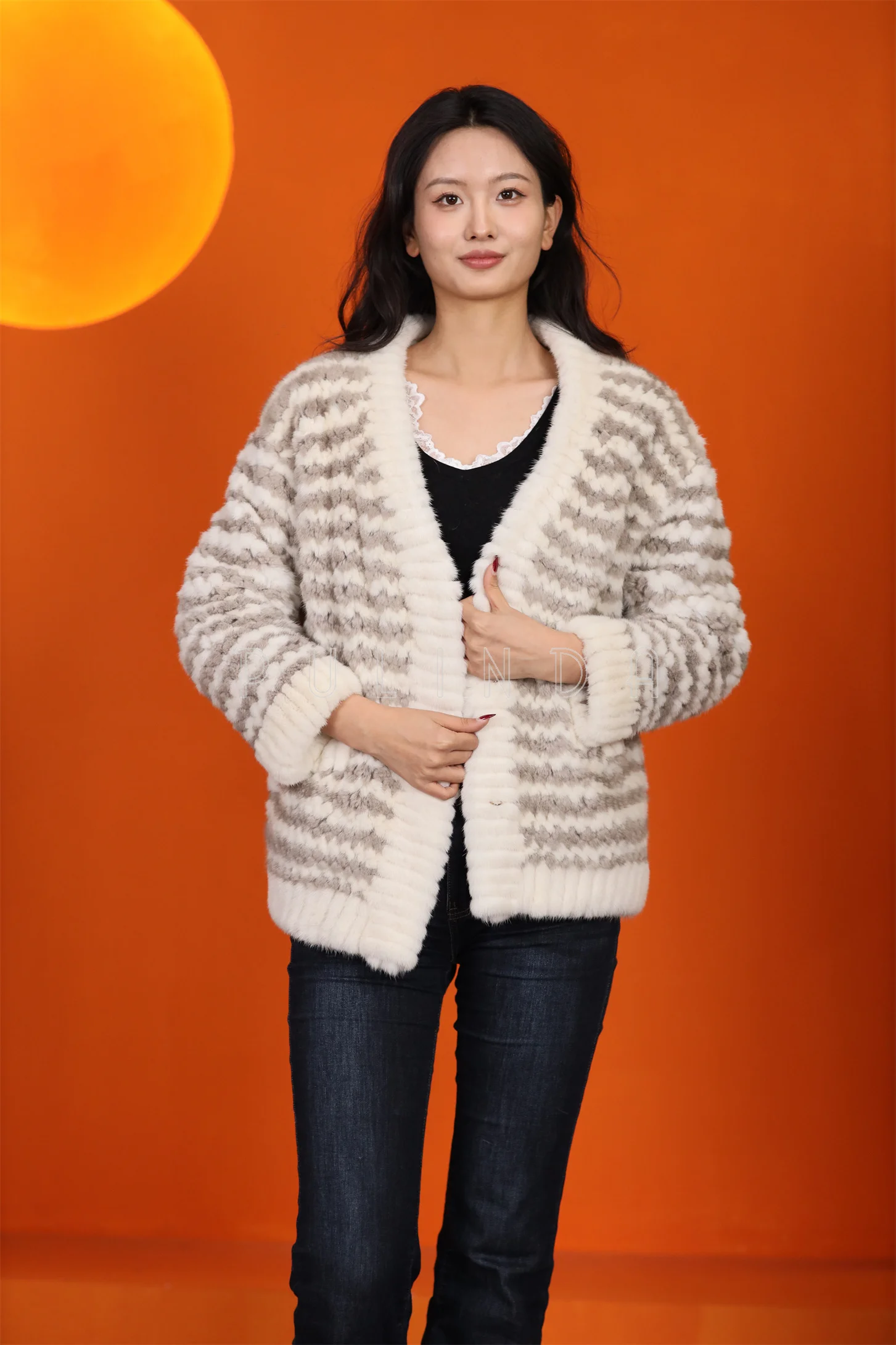 Модная женская зимняя куртка из натурального аукционного меха норки Saga Furs