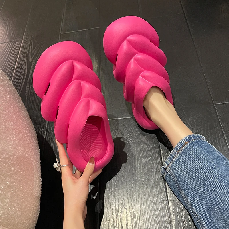 2022 Women Slippers Shoes For Women Designer Luxury Men Designer Sandals Fashion Soft Ins Trend Twist Shape Slippers For Women