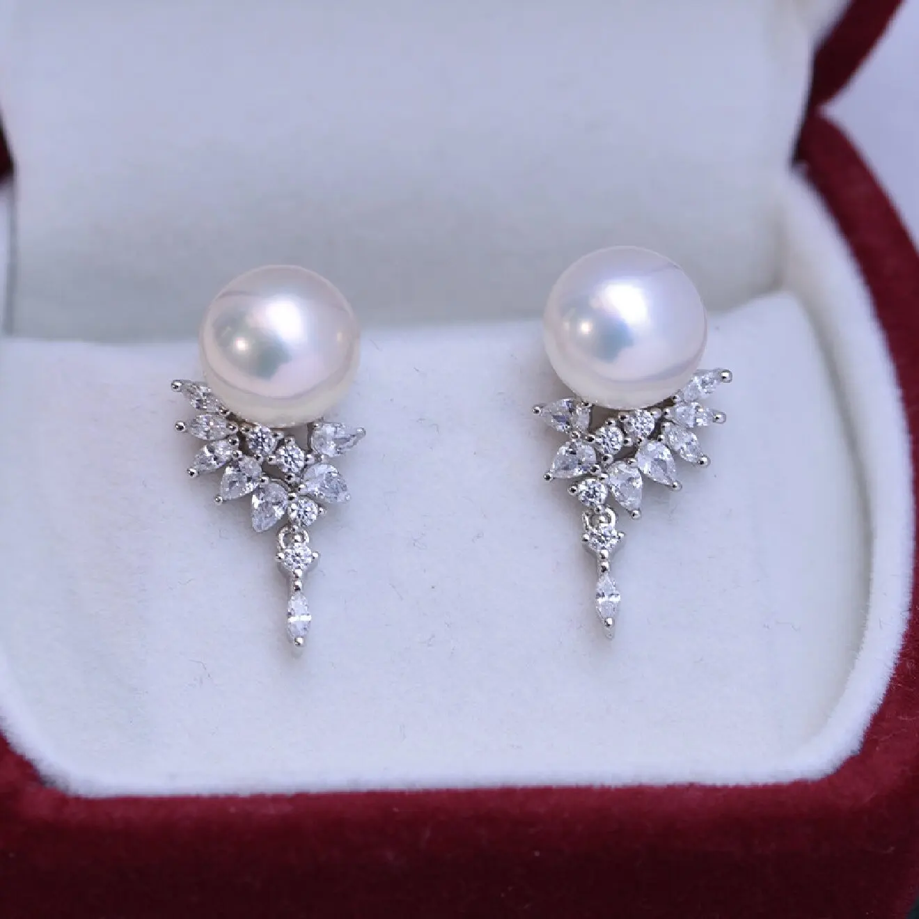 

Серьги из серебра 925 пробы с пресноводным жемчугом, 9-10 мм