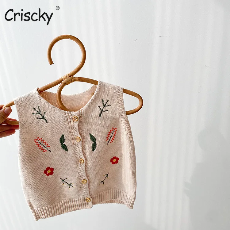 Жилет детский жаккардовый с цветочным принтом и вышивкой |