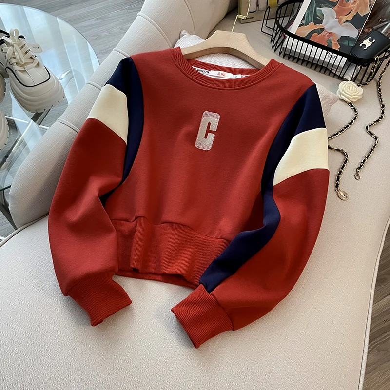 Рисунок 4 - Женский спортивный костюм из двух предметов