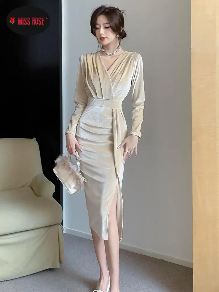 Флисовое бархатное зимнее платье с французским разрезом женское приталенное