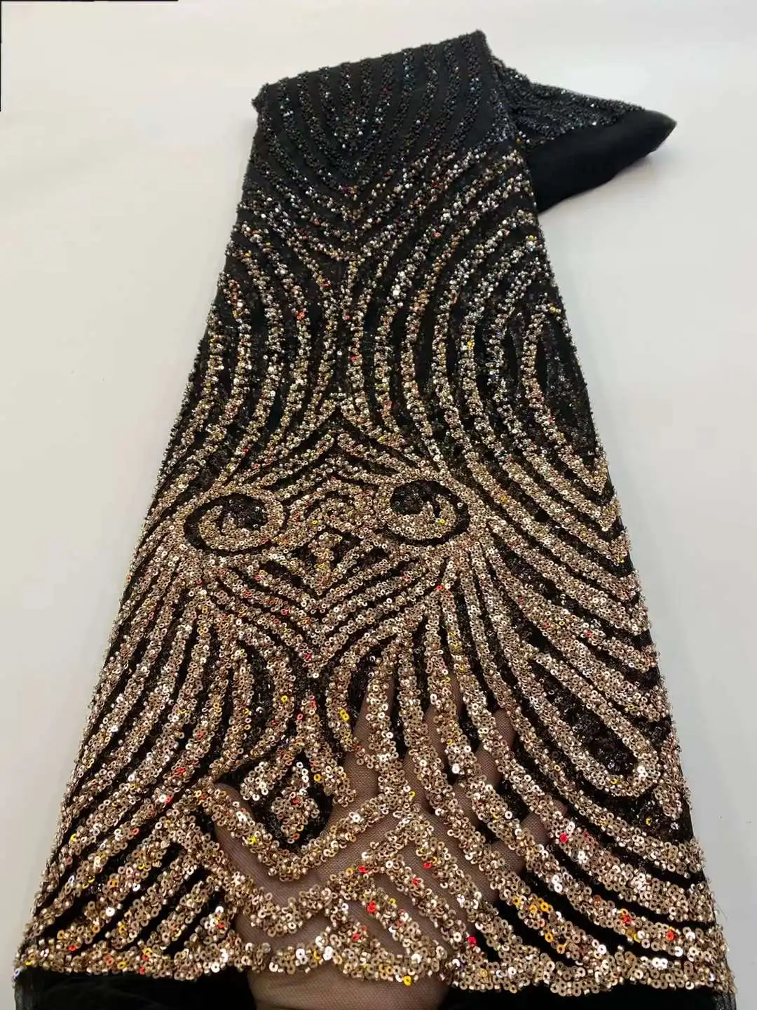 

Luxurious French High -End Beaded Lace Fabric 2023 Royal Latest African With Sequins Fabric For Wedding Dress Sewing