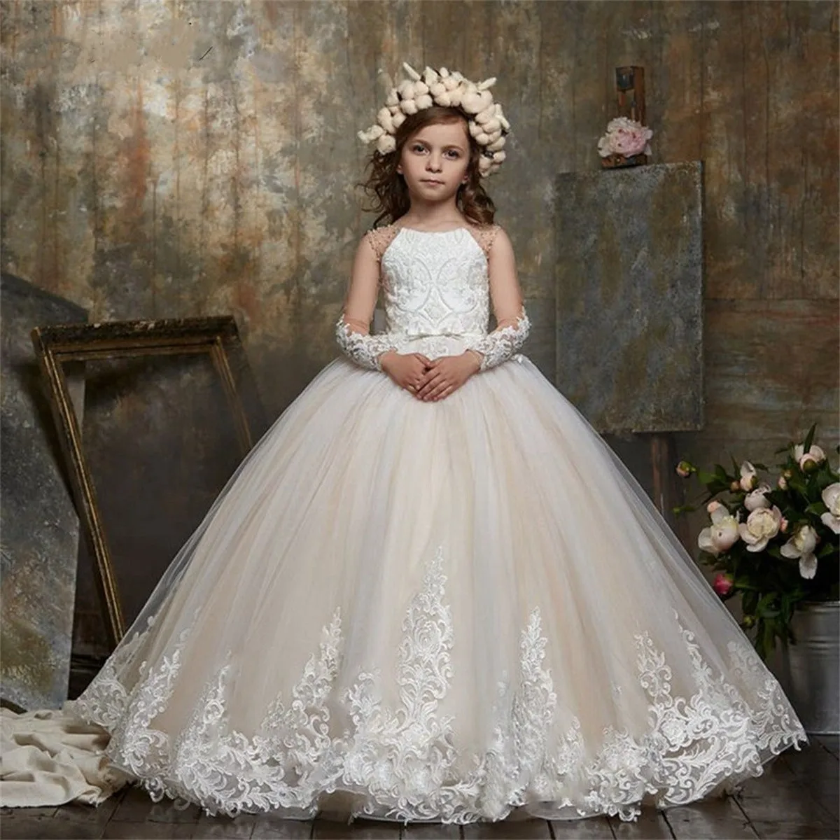 

Champagne Illusion Long Sleeves Flower Girl Dresses For Wedding Princess Ball Gown Tulle Appliques First Communion Gowns