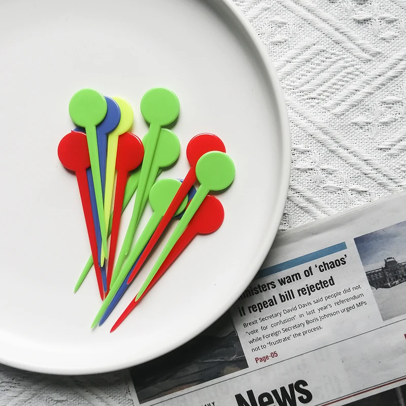 100PCS 9 см пластиковые палочки для коктейля одноразовые маленькие вилки фруктов