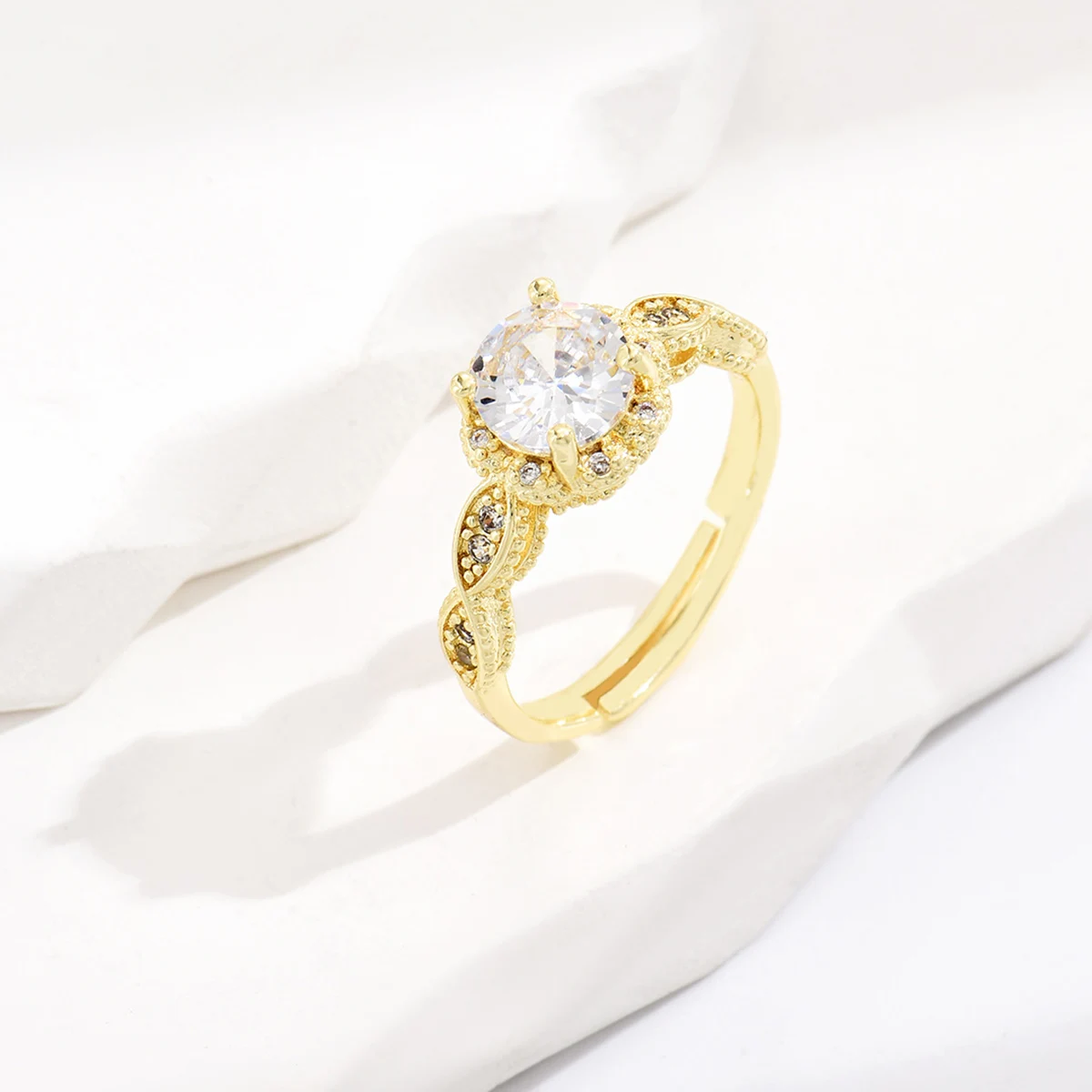 

Flower shape opening ring 2022 New Zircon personality light luxury temperament niche open ring