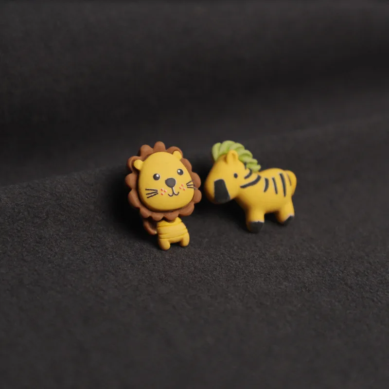 

Kawaii Cartoon Lion Badges Cute Lion Zebra Cartoon Pins Student Uniform Schoolbag Decorative Pins Children Brooches