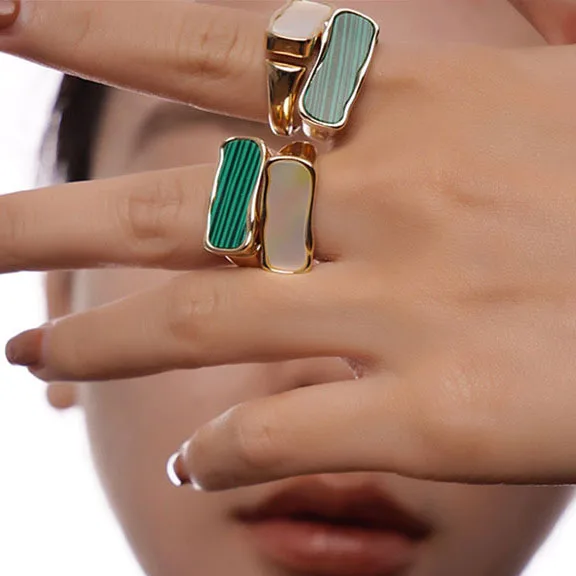 

Geometric Square Big Wide Green White Resin Mold Gold Rings For Women New Fashion Charms Hand Jewelry Gift