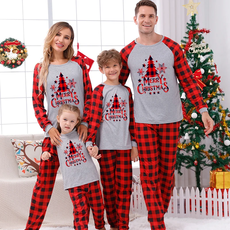 Christmas Family Look Mom Daughter Dad Son Matching Outfit Santa Tree Print Pajamas Set Casual Loose Sleepwear Xmas Baby Rompers