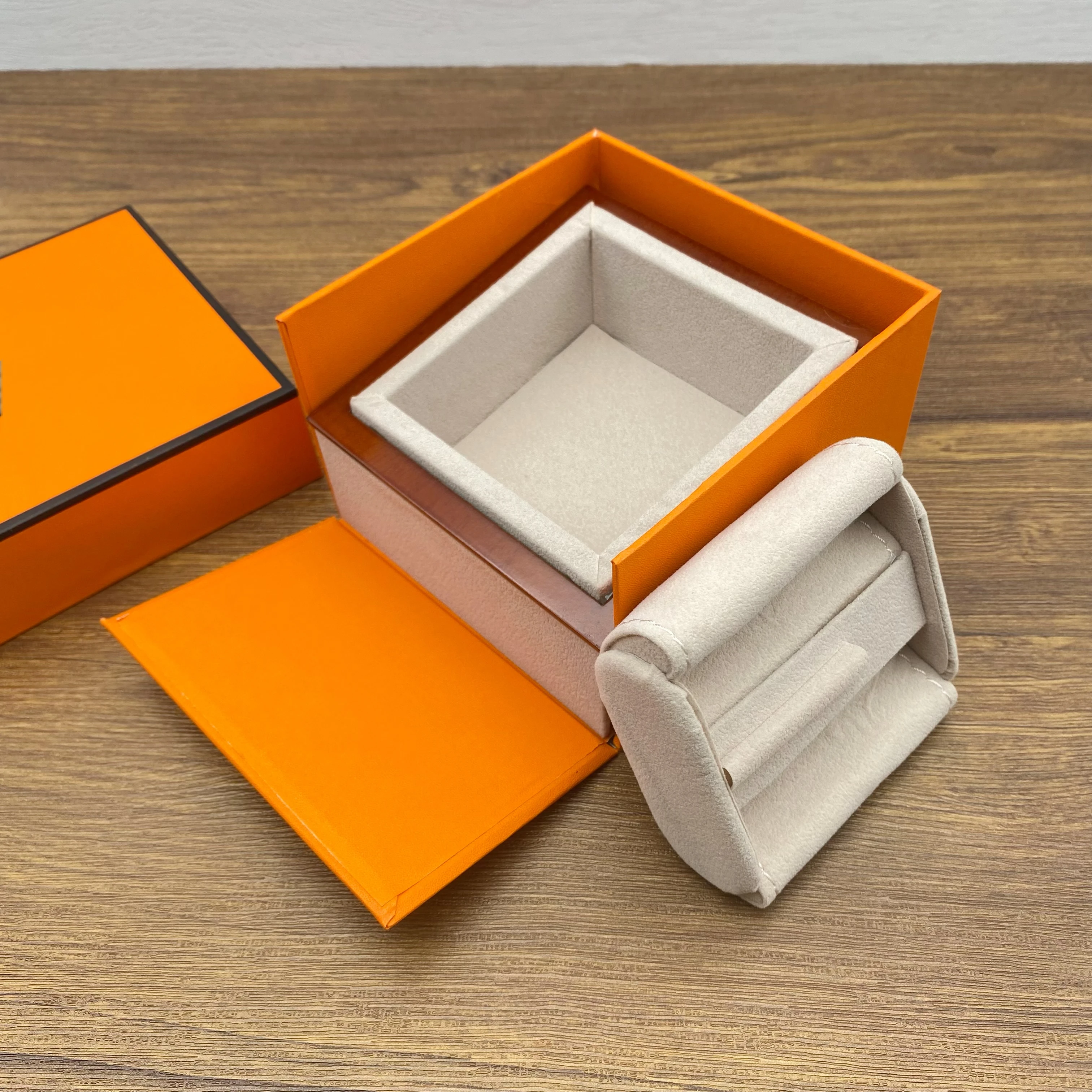 Luxury High Grade HMS Orange Watch Box PU Leather Watch Storage Box  Organizer for Automatic Watch Organizer Logo Customization