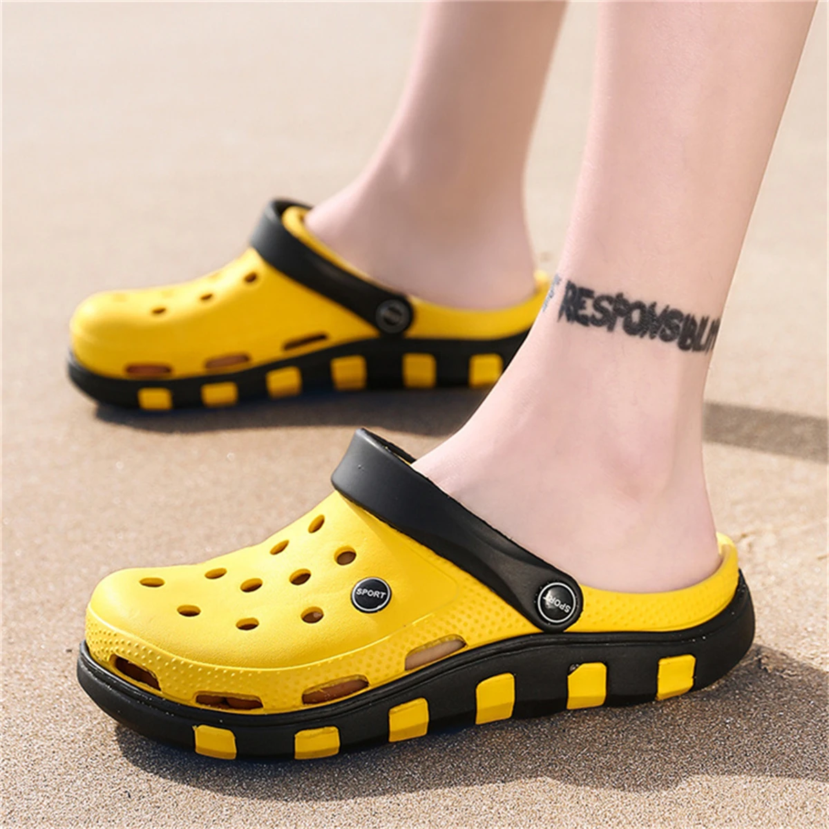 Men/Women Breathable Slippers Outdoor Clogs Thick Sole Beach Sandals Woman EVA Non-slip Home Garden Hole Shoes Couple Slides