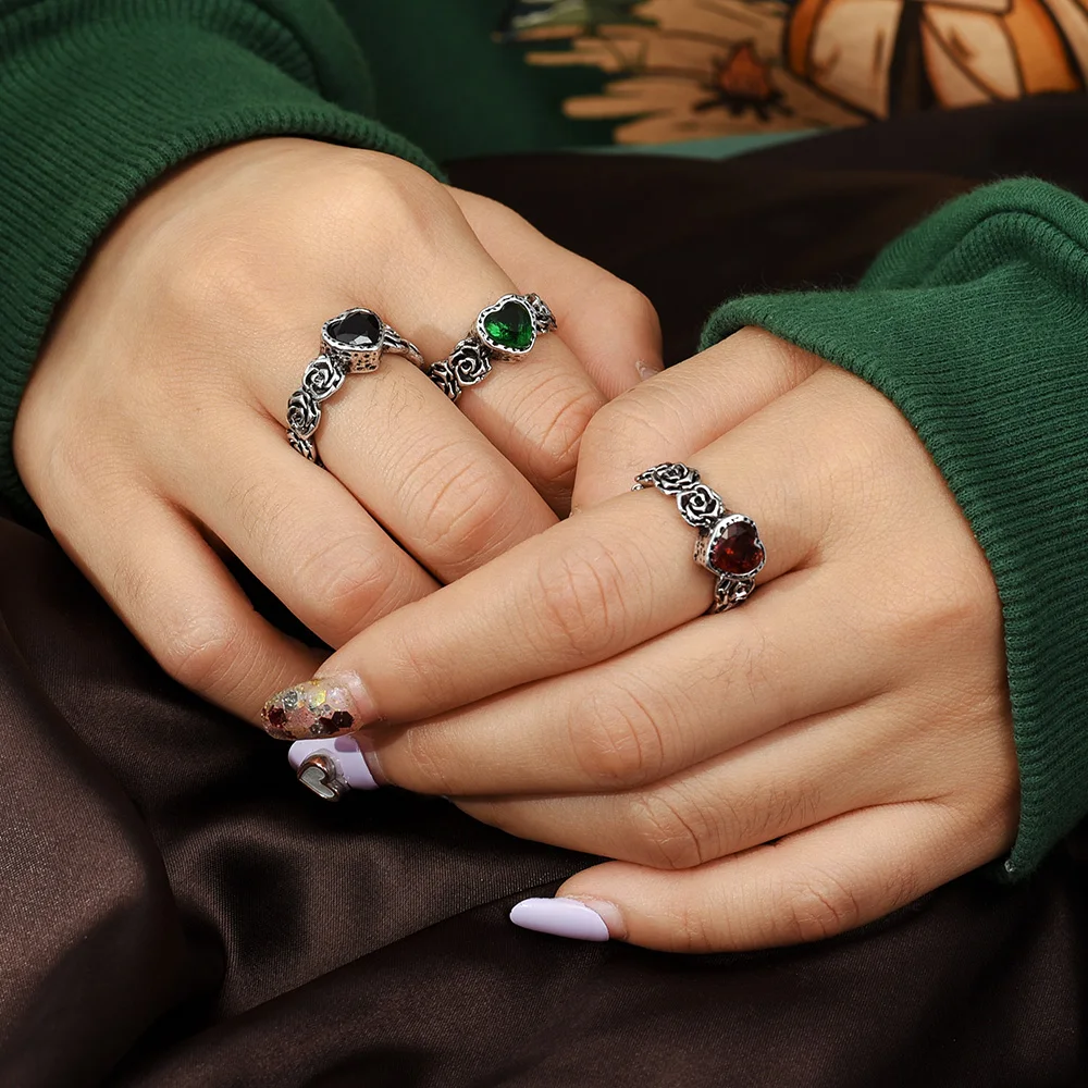 

Fashion Retro Rose Pigeon Blood Red Zircon Heart Open Couple Rings for Women Wedding Party Gift Luxury Jewelry Goth Accessories