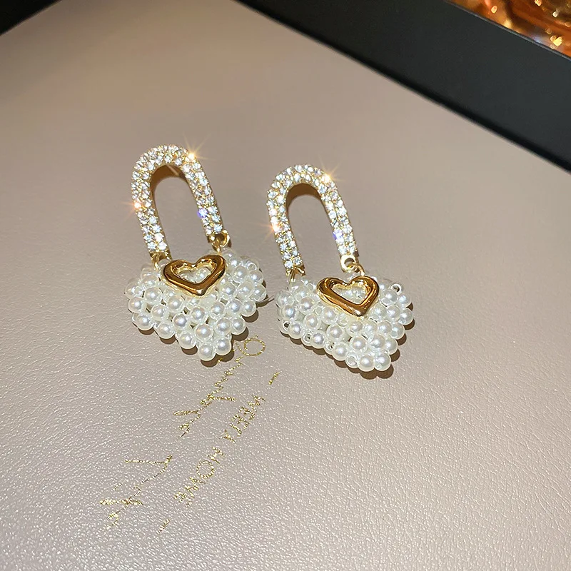 

Light Luxury Love Stud Nice Earrings 2023 New Trend Unique Design Elegant Delicate Ladies Senior Wedding Jewelry Party Gift
