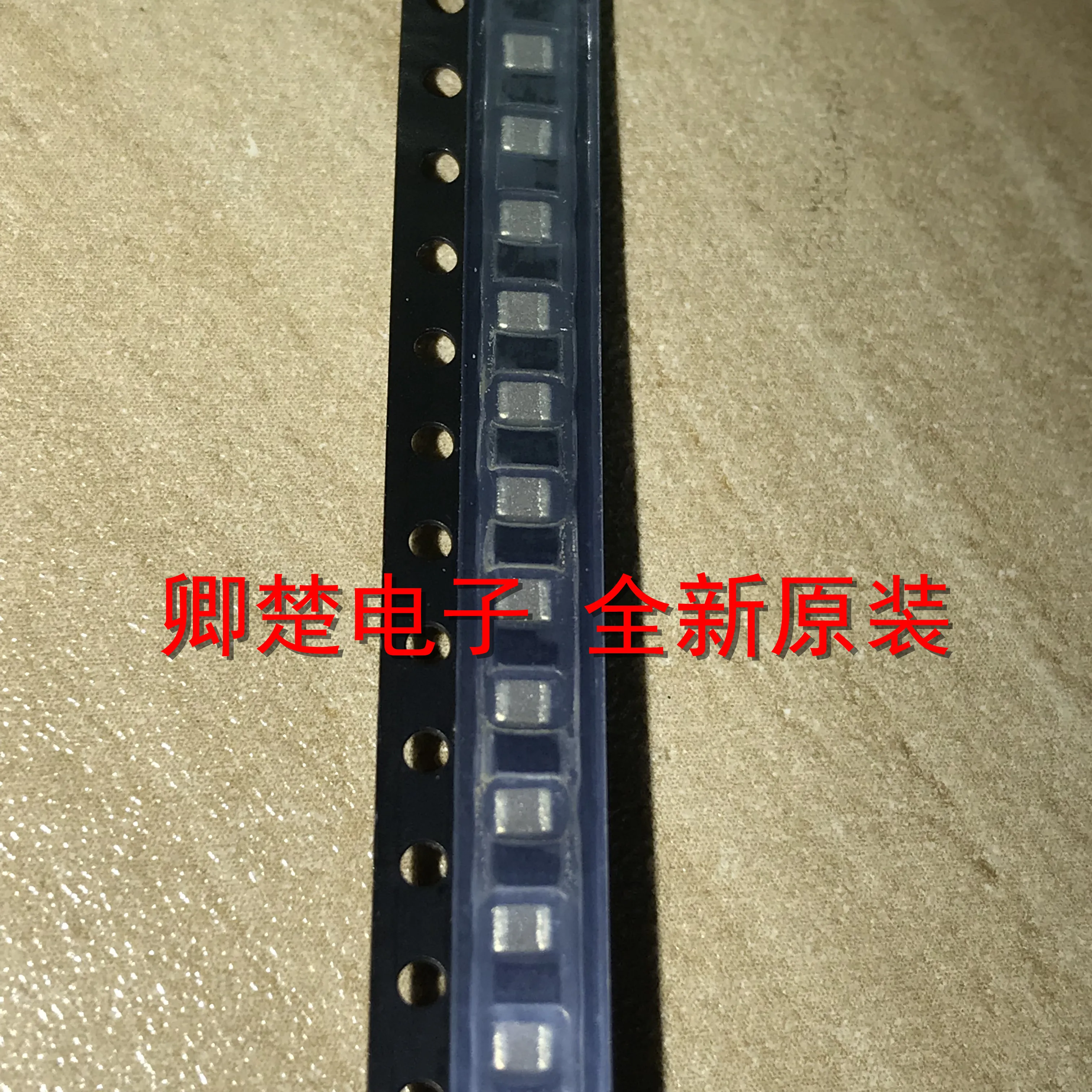 

30pcs original new DFE201610E-1R0M=P2 fixed inductor