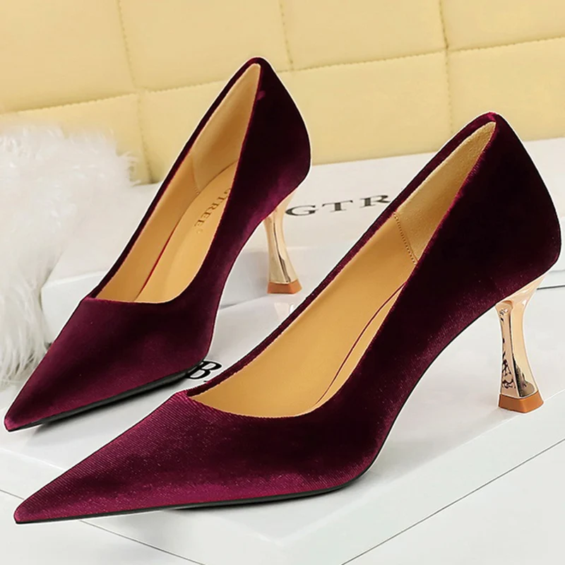 

BIGTREE Western Style Fashion Simplicity Party Pumps Metal 7 CM High Heels Flock Shallow Pointed Toe Ladies Shoes Size 34-40