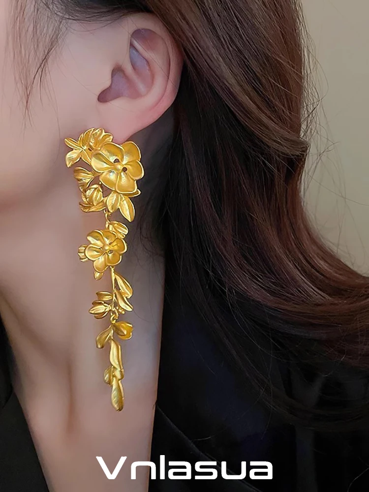 [Vnlasua] Retro Exaggerated Three-Dimensional Flower Long Earrings Vintage Gold Light Luxury Shoulder Sweep
