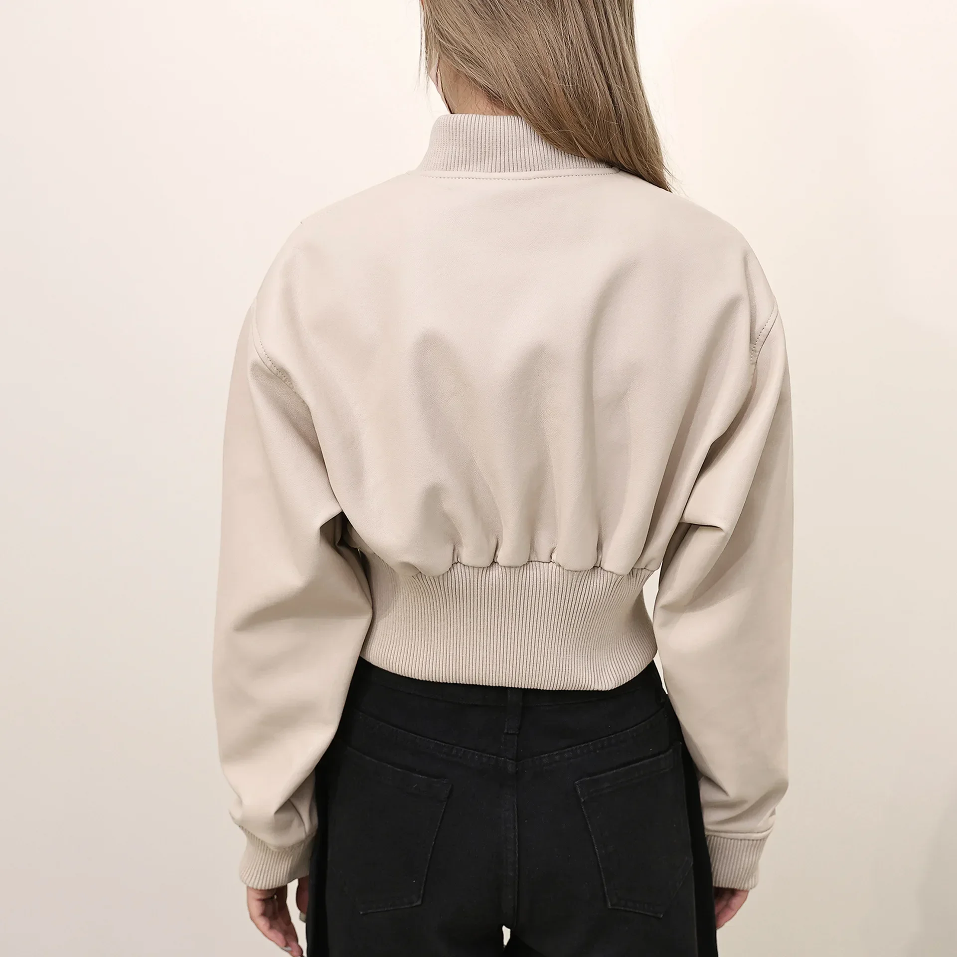 Женская кожаная куртка с большими карманами винтажная куртка-бомбер