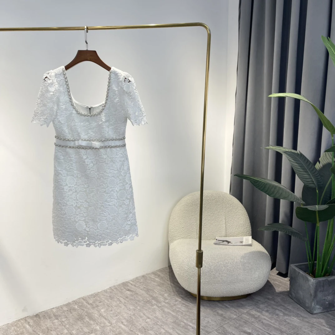 

Top Quality 2023 Summer White Hook Flowers Hollow Pearls Diamonds Deco Mini Dress for Elegant Woman