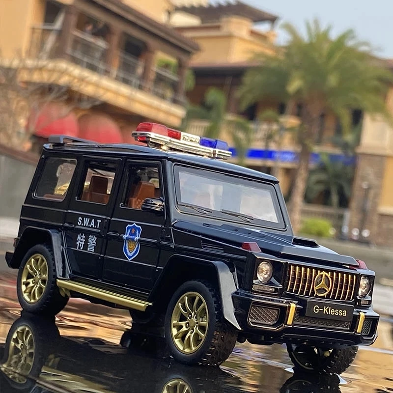 

1:32 G63 SWAT Alloy Off-road Car Diecast Model Toy Vehicle Sound And Light Pull Back Metal Car Simulation Collection Toys Boys