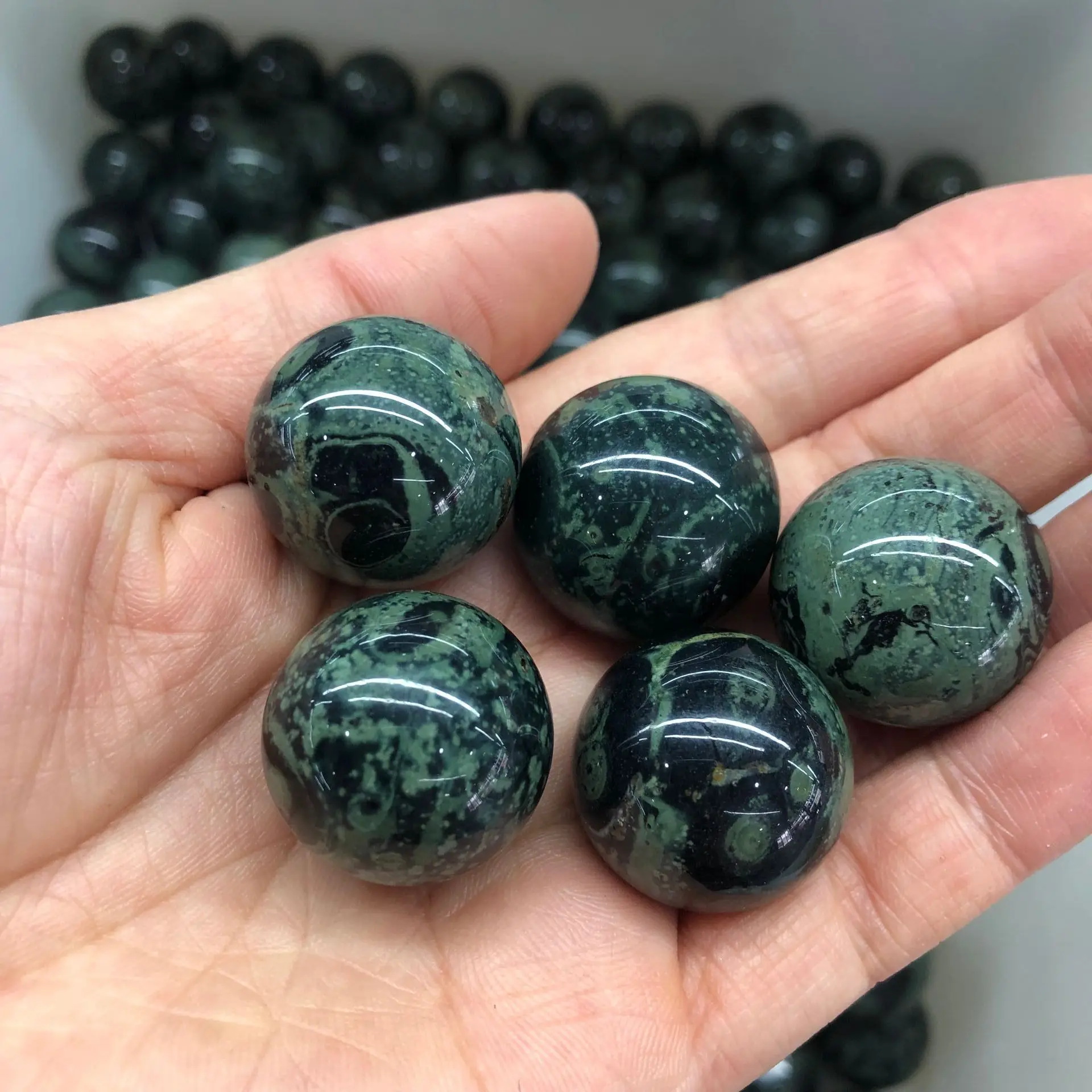 

5/10pcs Gemstone crystal sphere ball Madagascar Peacock Eye Green Kambaba Jasper Fossil Crystal Ball natural stones and minerals