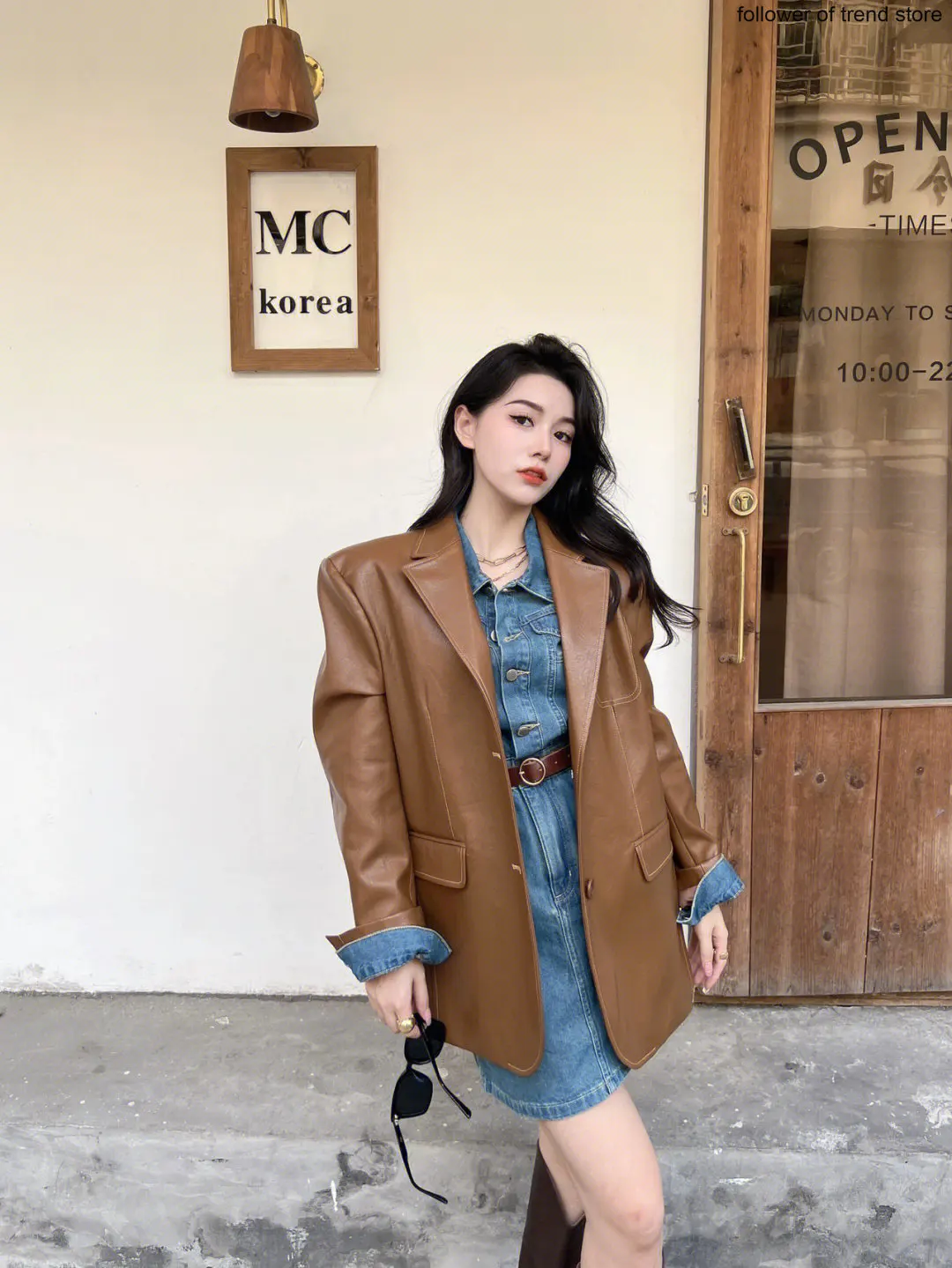 Brown leather design niche jacket female retro loose suit jacket in autumn  winter 2022 Hong Kong